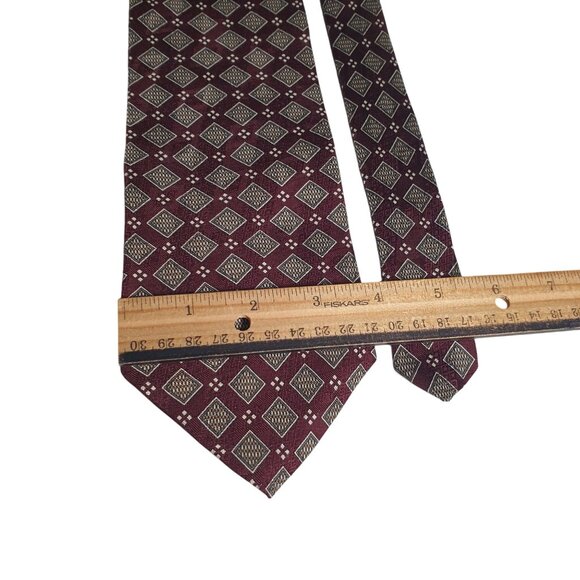 Kenneth Cole New York Tie Men Burgundy Diamond Pattern Silk Necktie Dad Gift - Picture 3 of 5